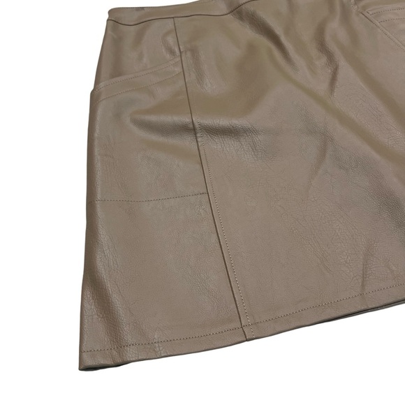 Vero Moda Pernille Faux Vegan Leather Miniskirt Tan Pockets Back Zip Size XL - Picture 7 of 10